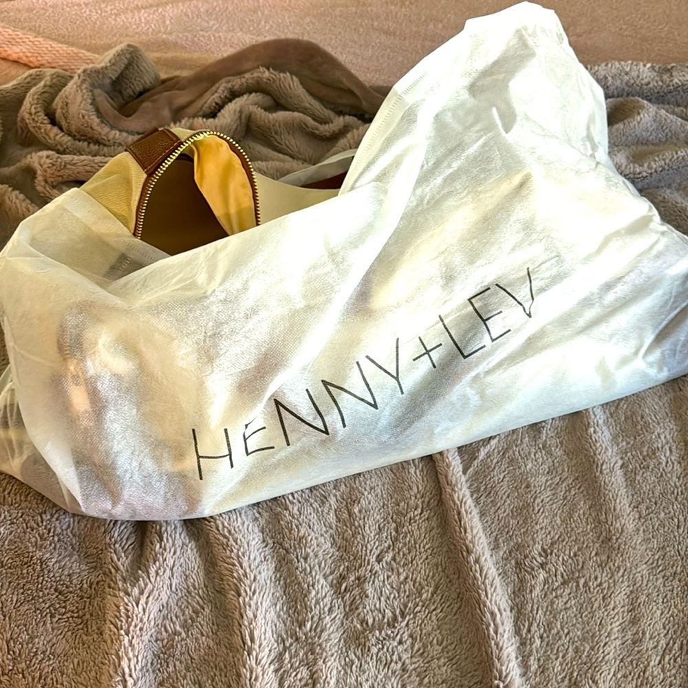 Brand new curator box luxury Henny + Lev weekender!